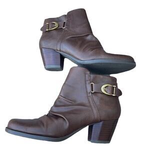Baretraps Reliance leather brown ankle booties size 7.5